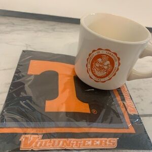 TN cup and napkins